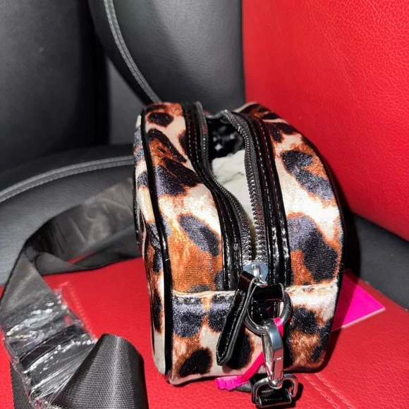 Paris Hilton Black and Brown Leopard Crossbody Bag - Picture 4 of 5